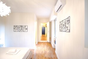 3 bedrooms, desk, iron/ironing board, travel crib - Elegantis.it Monti Royal Apartment with Terrace (Roma)