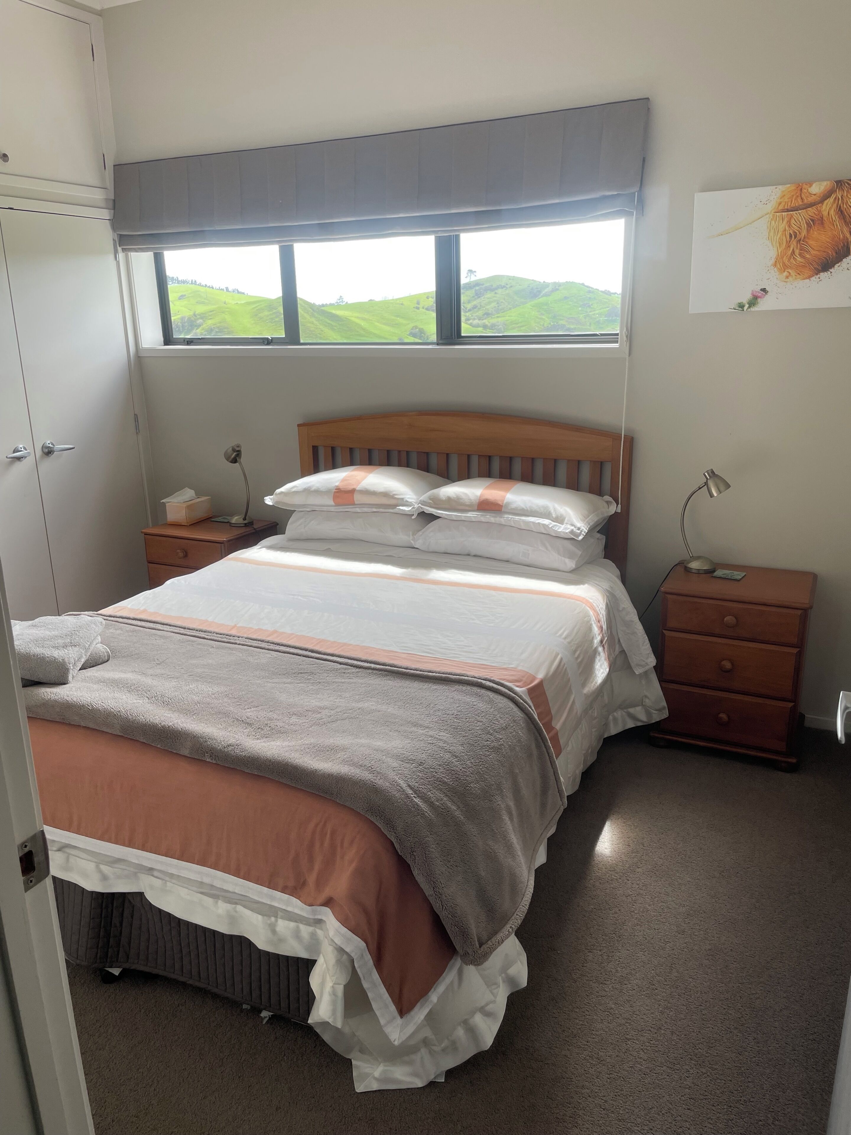 2 bedrooms, iron/ironing board, bed sheets