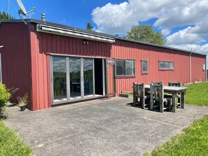 Outdoor dining - Rustic Red Barn (Waerenga)