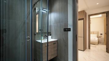 Comfort Apartment, 1 Bedroom, City View | Bathroom | Free toiletries, hair dryer, towels, soap