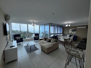 智能電視、足球機、乒乓球設施