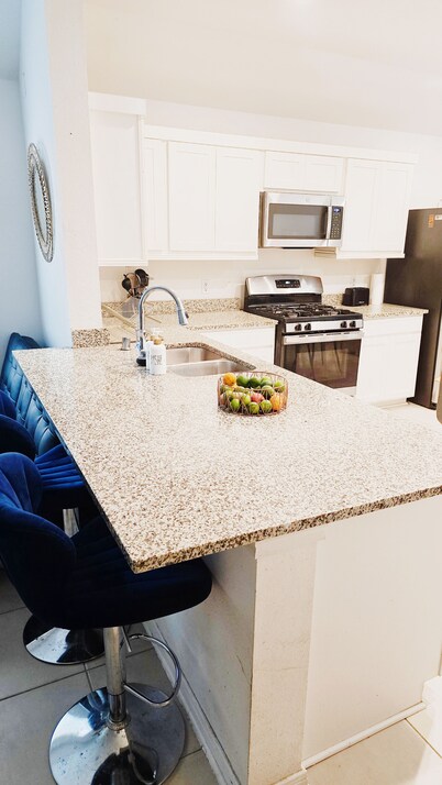 Close to Dowtown. Charming 3-bedroom house with WiFi, AC in awesome Houston
