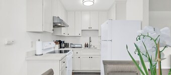 New2BR! Comfy Apt, Walk to UC Berkeley & Downtown with workspace, wifi & parking