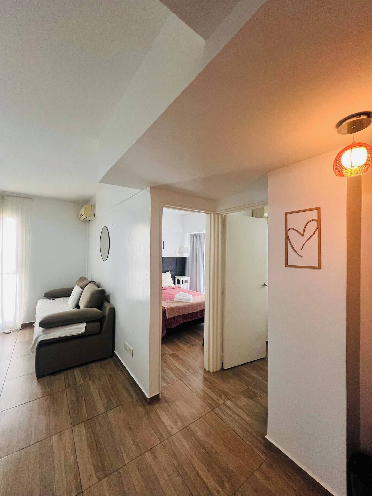 2 habitaciones, tabla de planchar con plancha, wifi y ropa de cama 