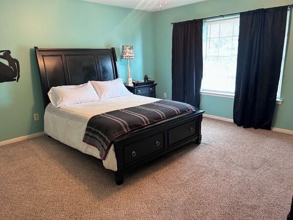 3 bedrooms, iron/ironing board, free WiFi, bed sheets