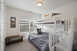 4 bedrooms, desk, iron/ironing board, travel cot