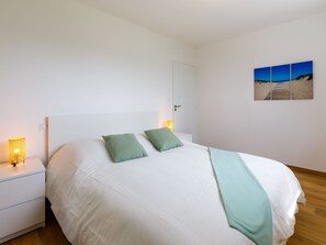 3 bedrooms, Internet