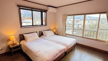 Family Villa, Mountain View | 4 bedrooms, desk, laptop workspace, blackout drapes