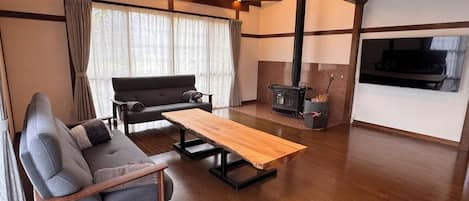 Villa Familiale, vue montagne | Coin séjour | TV connectée, cheminée, Netflix, services de streaming