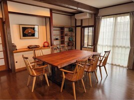 Villa familiar, vistas a la montaña | Servicio de comidas en la habitación