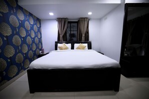 Deluxe-Doppelzimmer | Schreibtisch, Bettwäsche
