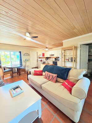 Smart TV, books - Delray Beach Intracoastal, Great View, Peaceful (Delray Beach)