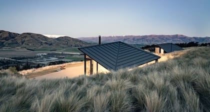 Hawk House Your sanctuary—and your launchpad—in Central Otago