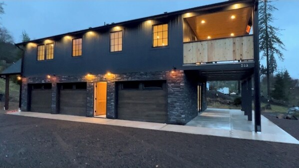 Exterior - sweeping views, open living, large heated covered deck, marina community w/ slip (Mossyrock)