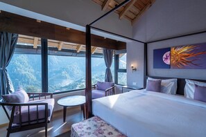 Individually decorated, individually furnished, laptop workspace - The Chamomile Estate (Dhari)