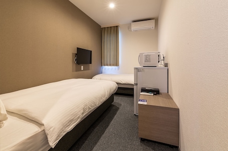 Standard Twin Room, Non Smoking | Free WiFi, bed sheets