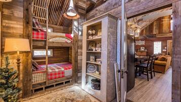 3 bedrooms, iron/ironing board, travel crib, free WiFi