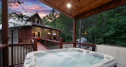 NEW! RedRoom ~ Strip Lounge, Hot-Tub Love Retreat