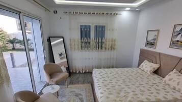 4 makuuhuonetta, ilmainen Wi-Fi, vuodevaatteet