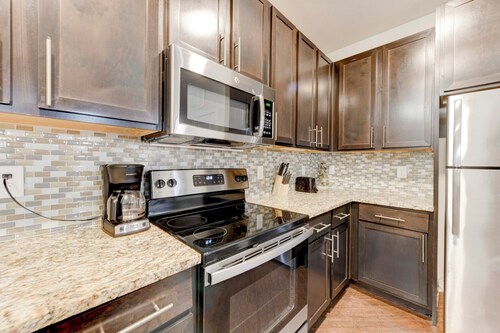 Cozy 1-bedroom apartment WALK Score: 84