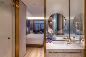 經典單人房 | 浴室 | 淋浴設備、免費梳洗用品、風筒、拖鞋