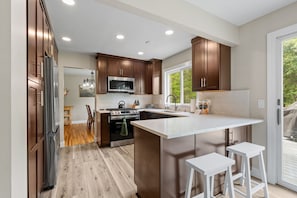 Microwave, oven, stovetop, dishwasher
