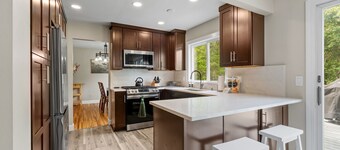 Spacious 5BR Family Retreat w/ In-Law Suite & Park Access – Near Mall of America