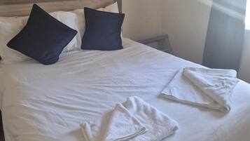 2 bedrooms, iron/ironing board, WiFi, bed sheets