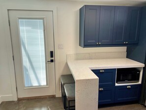 Mikrowelle, Ofen, Herdplatte, Geschirrspüler