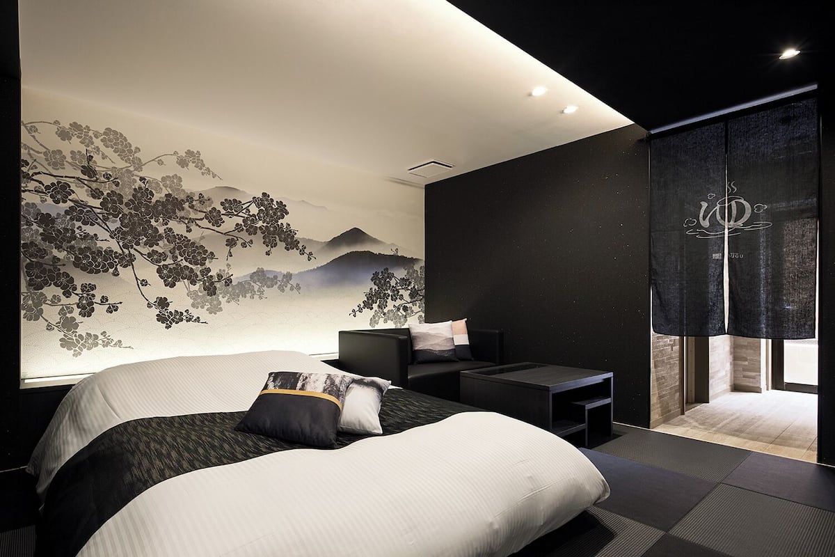 Down duvets, minibar, individually decorated, free WiFi