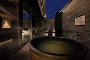 Japanese-style Double or Twin Room, 1 Bedroom, Non Smoking, Microwave | Bathroom | Combined shower/tub, spring water tub, free toiletries, hair dryer