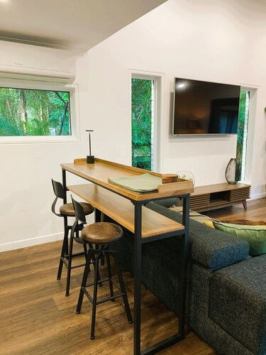 Fully Self-contained Spacious Granny Flat/ Pool House at Rear of Owner's Home.