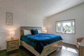 3 bedrooms, desk, iron/ironing board, free WiFi - Amazing views & large patio, central LA location (View Park-Windsor Hills)