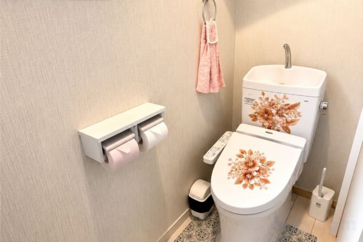 Salle de bain | Articles de toilette (gratuits), pantoufles, serviettes fournies