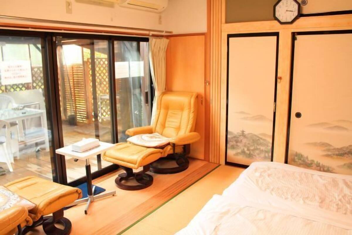 1 bedroom, down duvets, laptop workspace, free WiFi