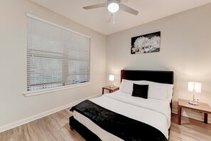 1 dormitori, planxa i posts de planxar, wifi i roba de llit 