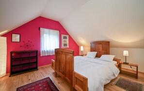 3 bedrooms, travel cot, free WiFi - Awesome home in Kalnik (Kalnik)