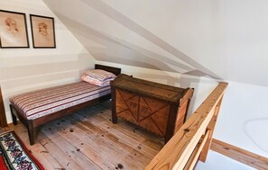 3 bedrooms, travel cot, free WiFi