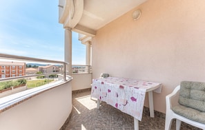 Outdoor dining - Nice apartment in Biograd na Moru with WiFi (Biograd na Moru)