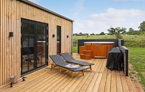 Terrace/patio - 4 bedroom beautiful home in Humble (Humble)