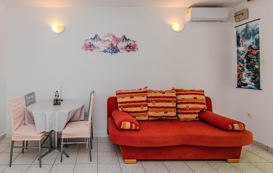 Stunning Apartment In Nin With Wifi - Nin