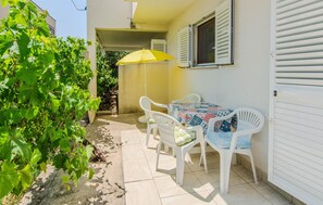 Outdoor dining - 1 bedroom beautiful apartment in Nin (Nin)