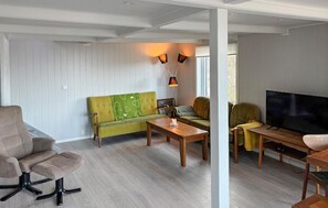 Smart TV - Lovely home in Mausund with WiFi (Mausund)