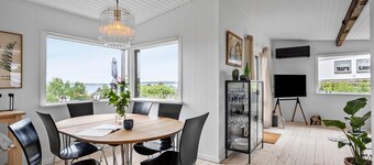 Nice home in Ebeltoft with WiFi