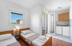 1 bedroom, iron/ironing board, free WiFi - Lovely apartment in Betina with WiFi (Betina)