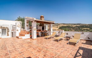 Terrace/patio - Nice home in Villanueva de la Concepcion (Villanueva de la Concepcion)