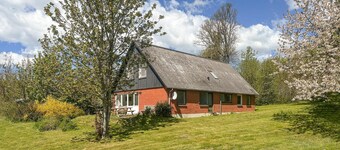 Nice home in Aakirkeby with WiFi