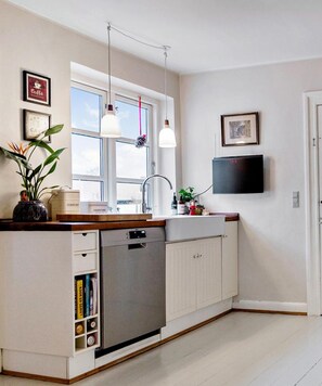 Frigorífic, forn, placa de cuina i rentaplats