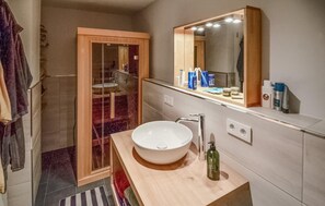 Shower - Nice apartment in Lübeck with sauna (Lübeck)