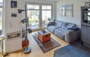 TV - Nice apartment in Lübeck with sauna (Lübeck)